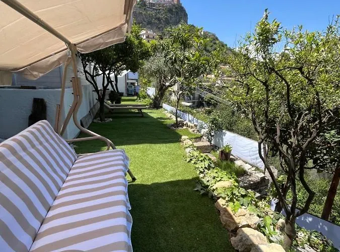 Bed & Breakfast Pascia Madonna Rocca 3*